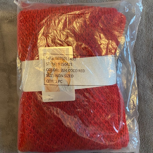 Matching hat and scarf set - Picture 2 of 4